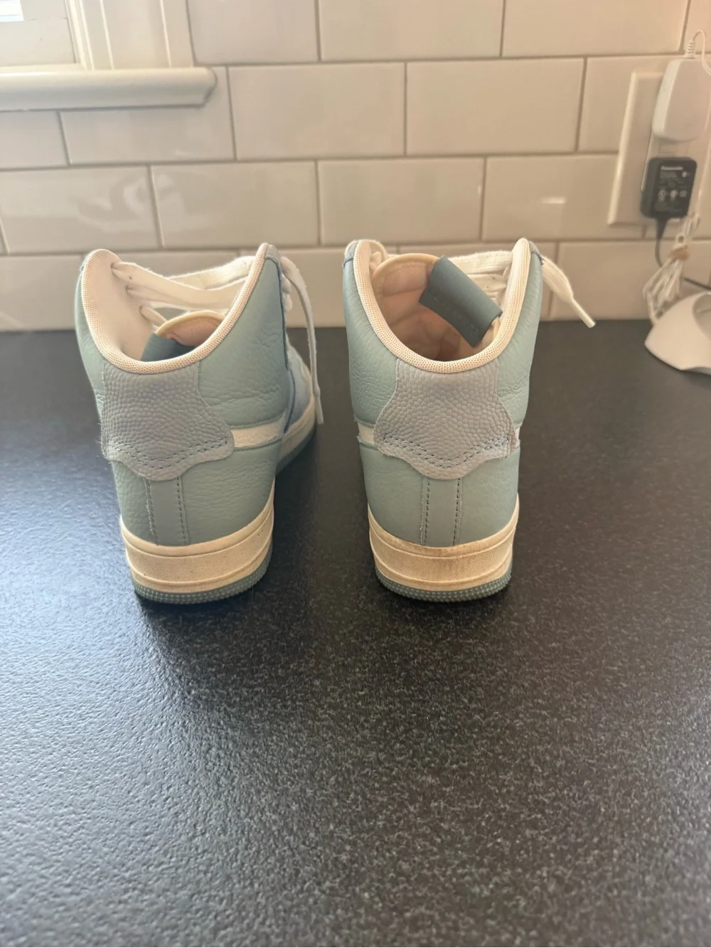 Nike Air Force 1High ‘07 LV8 in lt. blue/white with the “from 1982” lace dubrae